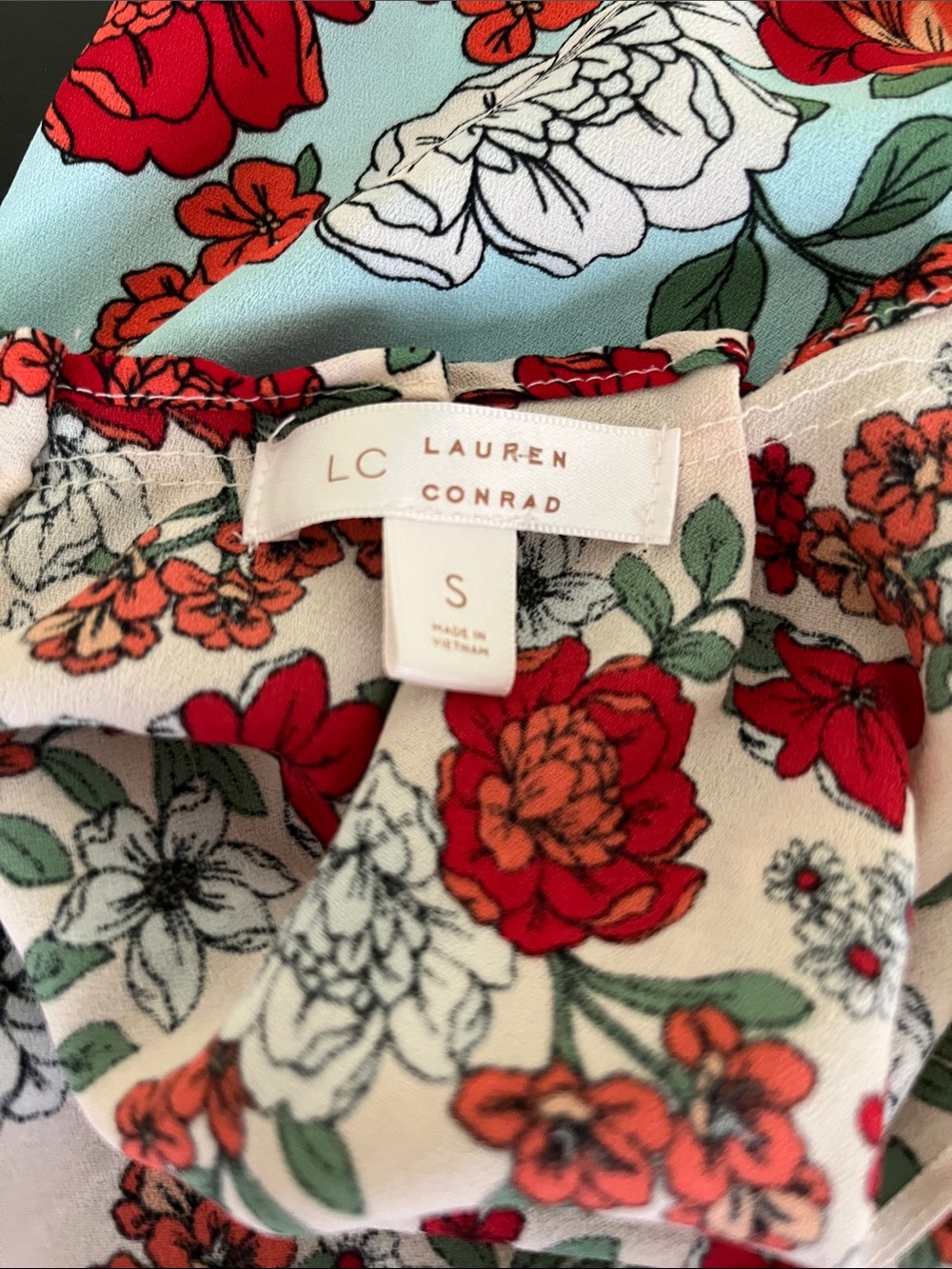 LC Lauren Conrad Pleated Flowy Cap-Sleeve Top - Picture 3 of 11